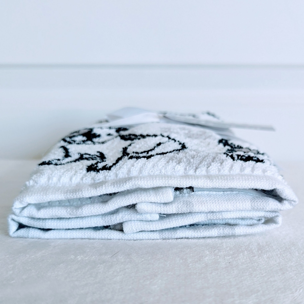 Boston Terrier Frenchie Pug Dog Print Fingertip Towel Set Of Two White Black NWT - Picture 7 of 11